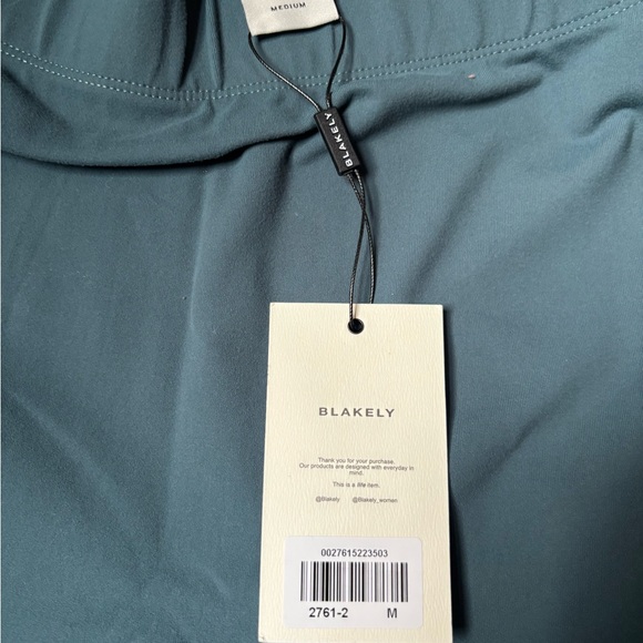 Blakely Clothing Workout Set - Picture 4 of 4